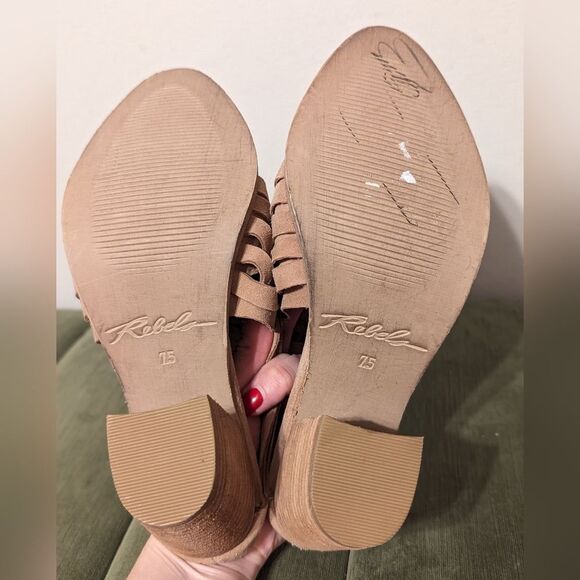 NWOT Rebels Levi Suede Cutout Block Heel Mules Tan - Picture 5 of 10